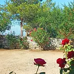 펜션 Dora's House Istrios