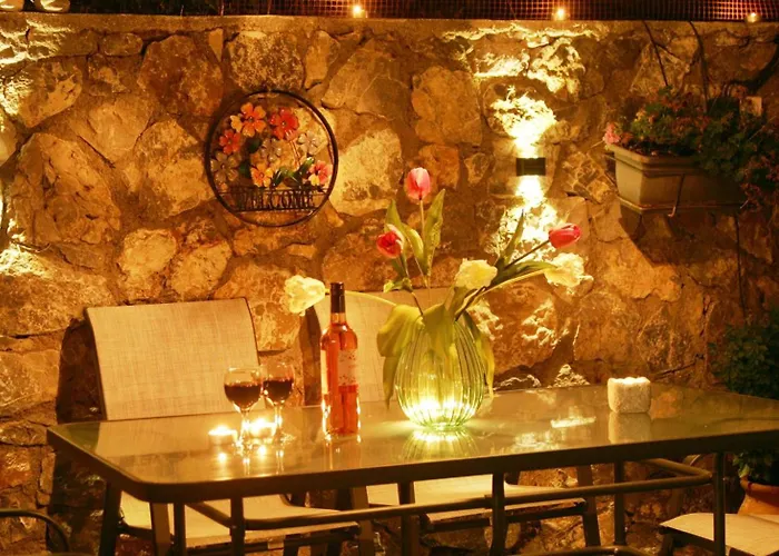 Dora's House Nyaraló