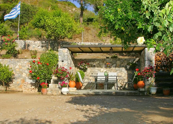 Dora's House 펜션 Istrios